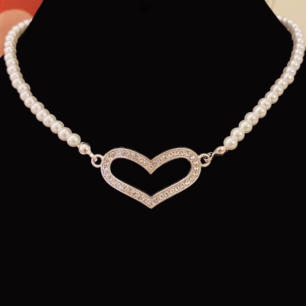 Y2K pearl necklace